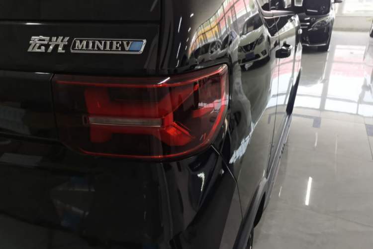 Used Wuling Hongguang MINIEV 2022 GAMEBOY 200km Play Edition with Lithium Iron Phosphate Right Rear Taillight