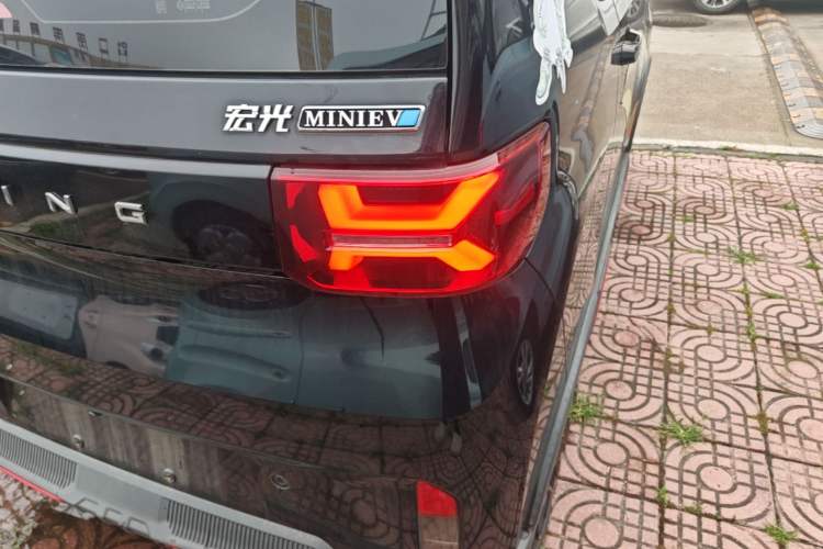 Used Wuling Hongguang MINIEV 2022 GAMEBOY 200km Play Edition with Lithium Iron Phosphate Right Rear Taillight