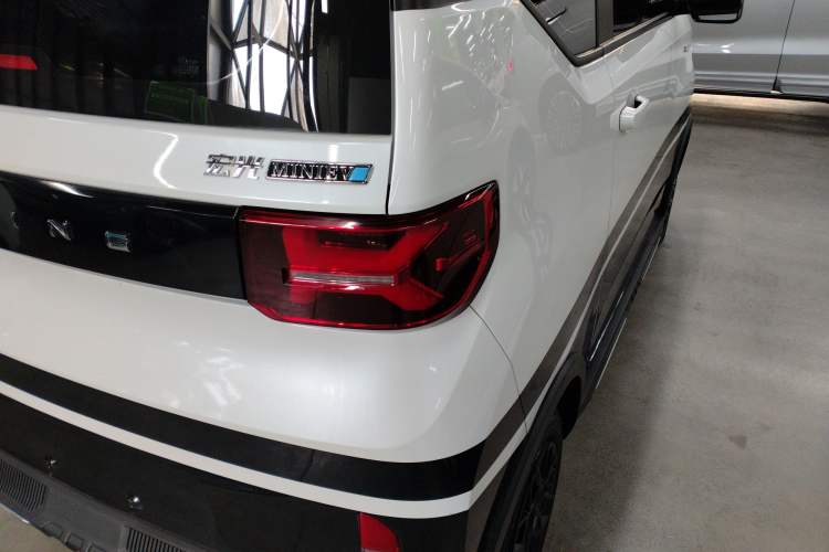 Used Wuling Hongguang MINIEV 2022 GAMEBOY 300km Enthusiast Model with Lithium Iron Phosphate Right Rear Taillight