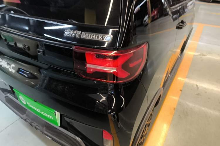 Used Wuling Hongguang MINIEV 2022 GAMEBOY 300km Enthusiast Model with Lithium Iron Phosphate Right Rear Taillight