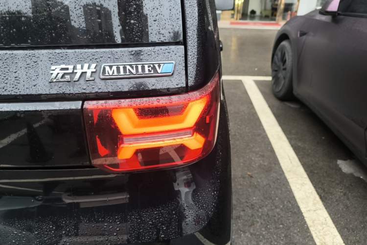 Used Wuling Hongguang MINIEV 2022 GAMEBOY 200km Gaming Edition with Lithium Iron Phosphate Right Rear Taillight
