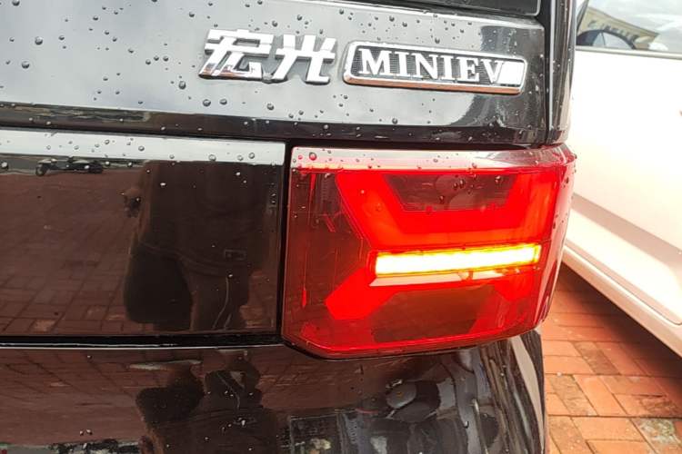 Used Wuling Hongguang MINIEV 2022 GAMEBOY 200km Gaming Edition with Lithium Iron Phosphate Right Rear Taillight