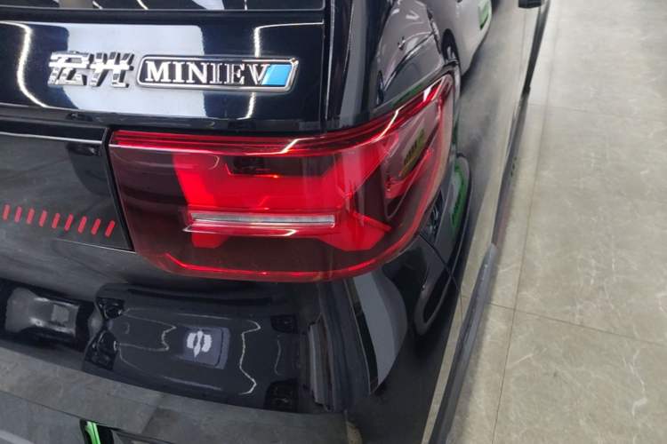 Used Wuling Hongguang MINIEV 2022 GAMEBOY 300km Enthusiast Model with Lithium Iron Phosphate Right Rear Taillight