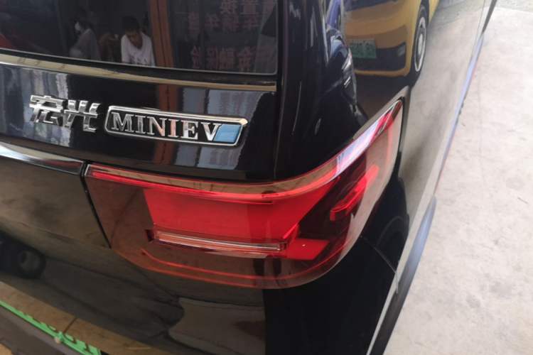 Used Wuling Hongguang MINIEV 2022 GAMEBOY 300km Enthusiast Model with Lithium Iron Phosphate Right Rear Taillight