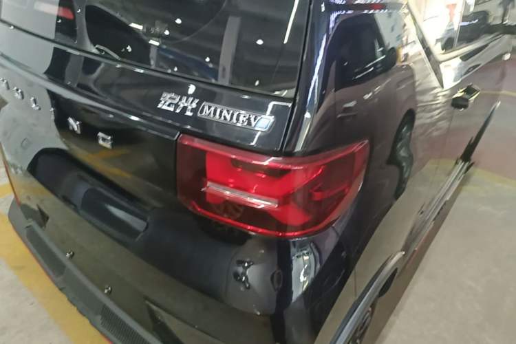 Used Wuling Hongguang MINIEV 2022 GAMEBOY 200km Gaming Edition with Lithium Iron Phosphate Right Rear Taillight
