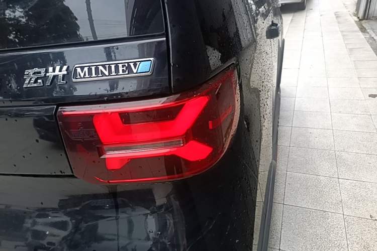 Used Wuling Hongguang MINIEV 2022 GAMEBOY 200km Gaming Edition with Lithium Iron Phosphate Right Rear Taillight