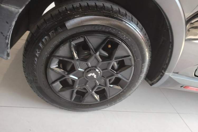Used Wuling Hongguang MINIEV 2022 GAMEBOY 300km Enthusiast Model with Lithium Iron Phosphate Right Rear Wheel Hub