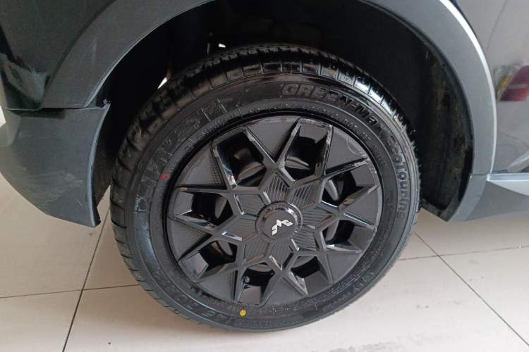 Used Wuling Hongguang MINIEV 2022 GAMEBOY 300km Play Edition Lithium Iron Phosphate Right Rear Wheel Hub