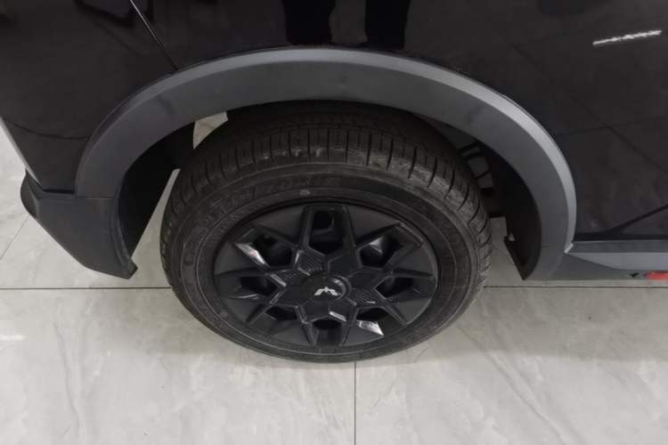 Used Wuling Hongguang MINIEV 2022 GAMEBOY 200km Play Edition with Lithium Iron Phosphate Right Rear Wheel Hub