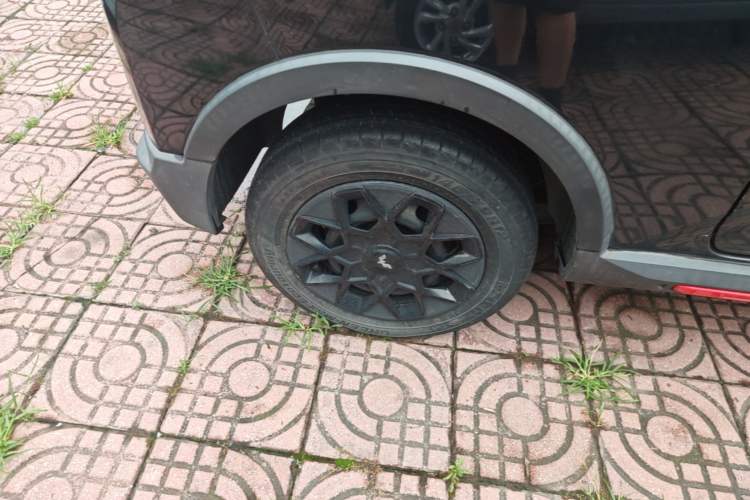 Used Wuling Hongguang MINIEV 2022 GAMEBOY 200km Play Edition with Lithium Iron Phosphate Right Rear Wheel Hub