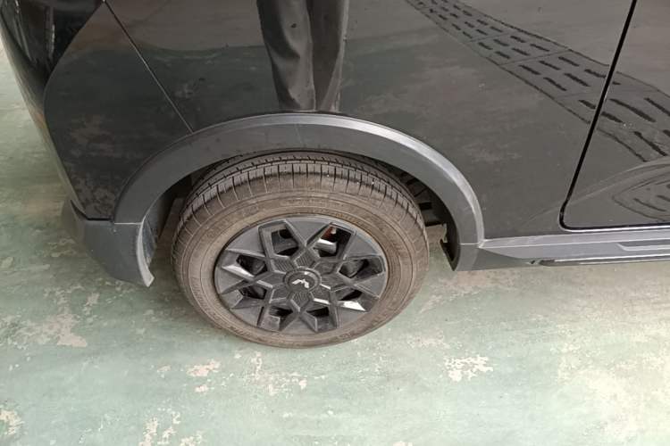 Used Wuling Hongguang MINIEV 2022 GAMEBOY 200km Play Edition with Lithium Iron Phosphate Right Rear Wheel Hub