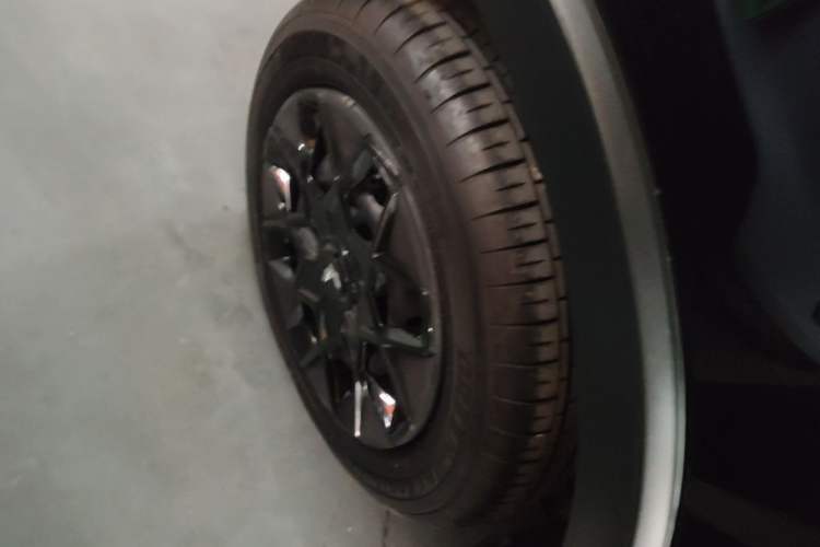 Used Wuling Hongguang MINIEV 2022 GAMEBOY 200km Gaming Edition with Lithium Iron Phosphate Right Rear Wheel Hub