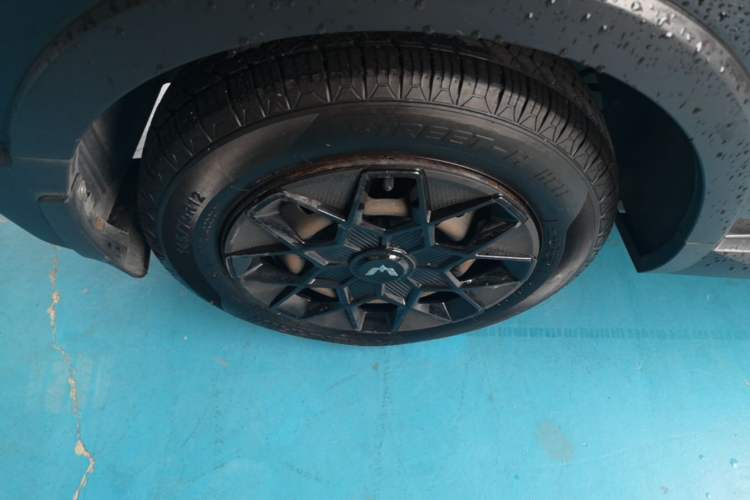 Used Wuling Hongguang MINIEV 2022 GAMEBOY 300km Enthusiast Model with Lithium Iron Phosphate Right Rear Wheel Hub