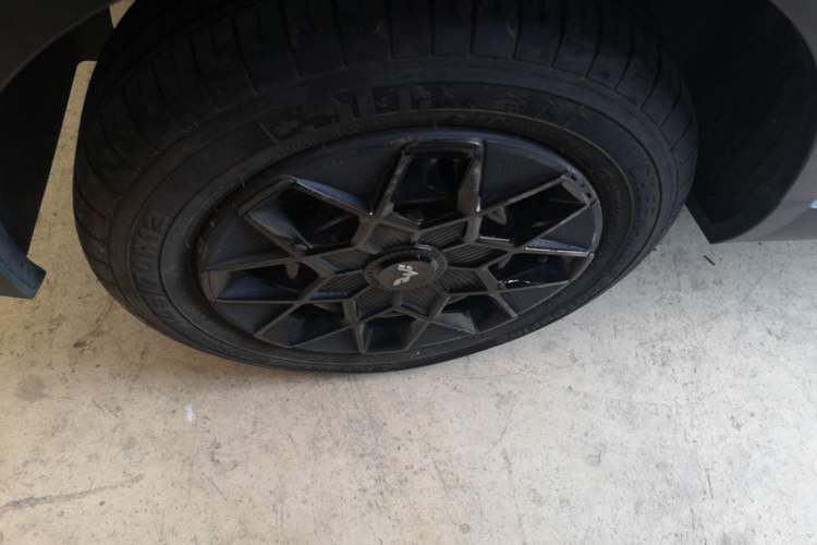 Used Wuling Hongguang MINIEV 2022 GAMEBOY 300km Enthusiast Model with Lithium Iron Phosphate Right Rear Wheel Hub
