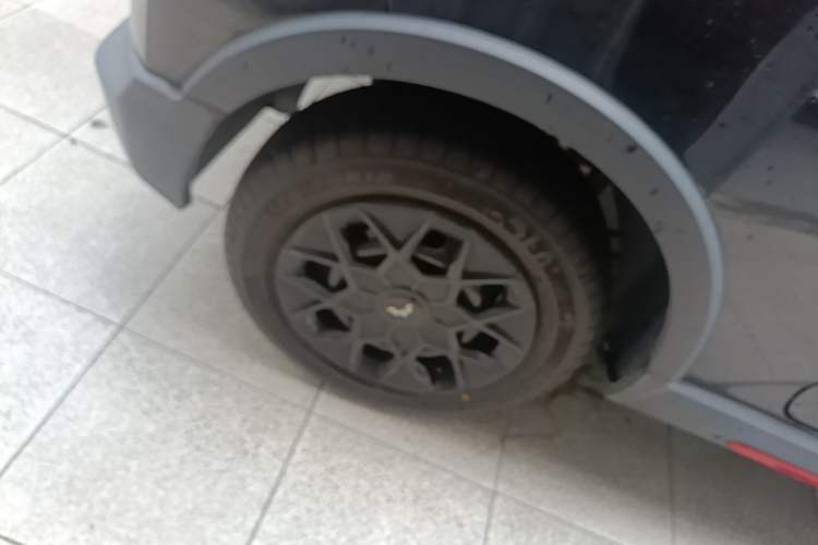 Used Wuling Hongguang MINIEV 2022 GAMEBOY 200km Gaming Edition with Lithium Iron Phosphate Right Rear Wheel Hub