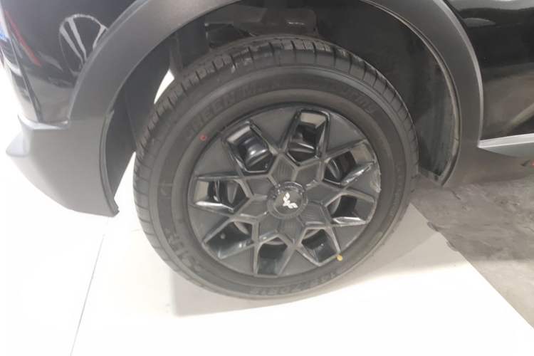 Used Wuling Hongguang MINIEV 2022 GAMEBOY 300km Play Edition Lithium Iron Phosphate Right Rear Wheel Hub