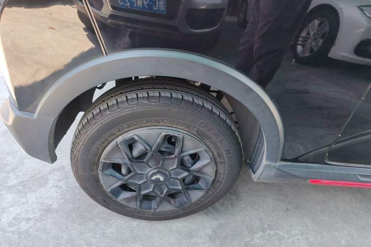 Used Wuling Hongguang MINIEV 2022 GAMEBOY 200km Play Edition with Lithium Iron Phosphate Right Rear Wheel Hub