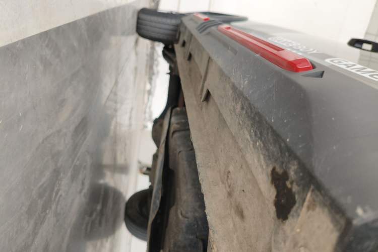 Used Wuling Hongguang MINIEV 2022 GAMEBOY 200km Gaming Edition with Lithium Iron Phosphate Right Side Sill