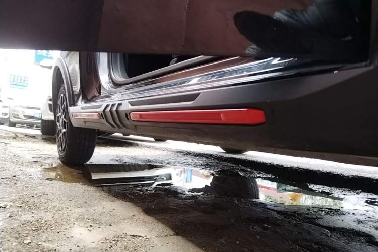 Used Wuling Hongguang MINIEV 2022 GAMEBOY 200km Gaming Edition with Lithium Iron Phosphate Right Side Sill