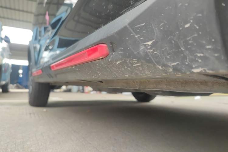 Used Wuling Hongguang MINIEV 2022 GAMEBOY 200km Gaming Edition with Lithium Iron Phosphate Right Side Sill