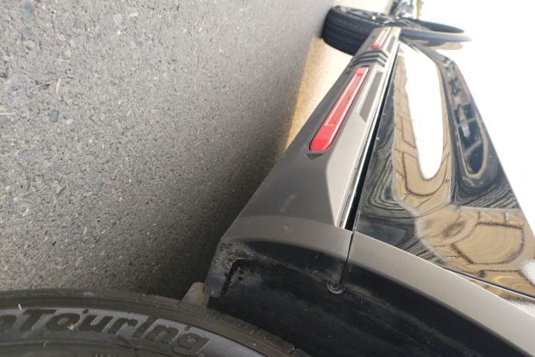 Used Wuling Hongguang MINIEV 2022 GAMEBOY 200km Play Edition with Lithium Iron Phosphate Right Side Sill