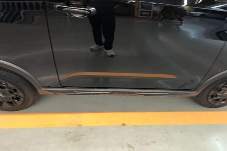 Used Wuling Hongguang MINIEV 2022 GAMEBOY 300km Enthusiast Model with Lithium Iron Phosphate Right Side Sill