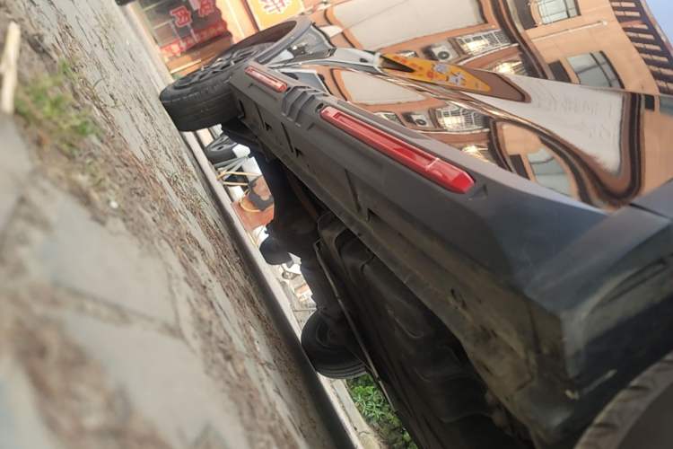 Used Wuling Hongguang MINIEV 2022 GAMEBOY 200km Gaming Edition with Lithium Iron Phosphate Right Side Sill