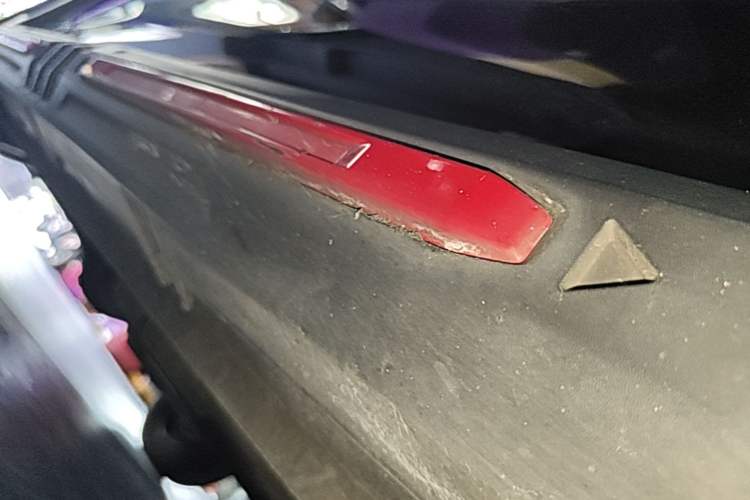Used Wuling Hongguang MINIEV 2022 GAMEBOY 200km Gaming Edition with Lithium Iron Phosphate Right Side Sill