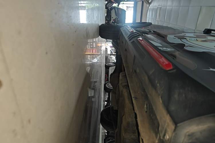 Used Wuling Hongguang MINIEV 2022 GAMEBOY 200km Gaming Edition with Lithium Iron Phosphate Right Side Sill