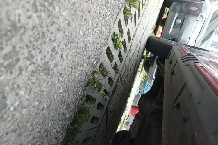 Used Wuling Hongguang MINIEV 2022 GAMEBOY 200km Gaming Edition with Lithium Iron Phosphate Right Side Sill