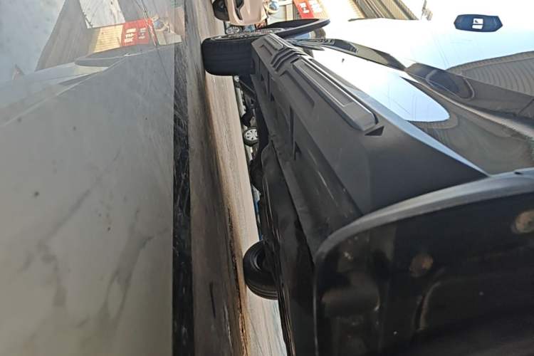 Used Wuling Hongguang MINIEV 2022 GAMEBOY 300km Enthusiast Model with Lithium Iron Phosphate Right Side Sill