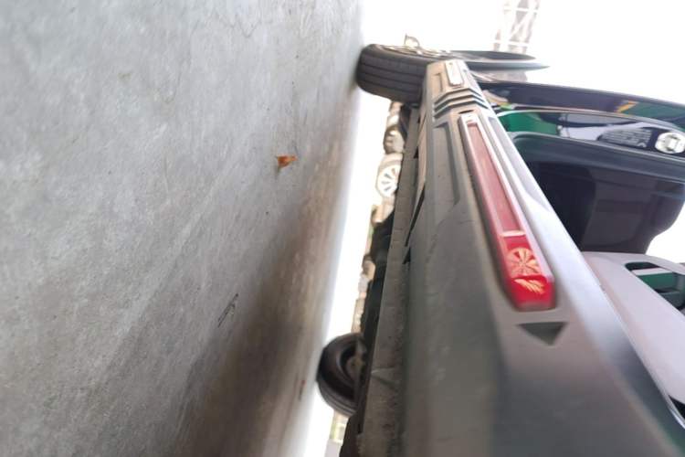 Used Wuling Hongguang MINIEV 2022 GAMEBOY 200km Play Edition with Lithium Iron Phosphate Right Side Sill