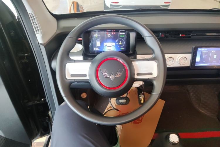 Used Wuling Hongguang MINIEV 2022 GAMEBOY 200km Gaming Edition with Lithium Iron Phosphate Steering Wheel