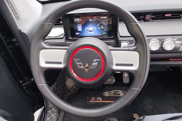 Used Wuling Hongguang MINIEV 2022 GAMEBOY 200km Play Edition with Lithium Iron Phosphate Steering Wheel