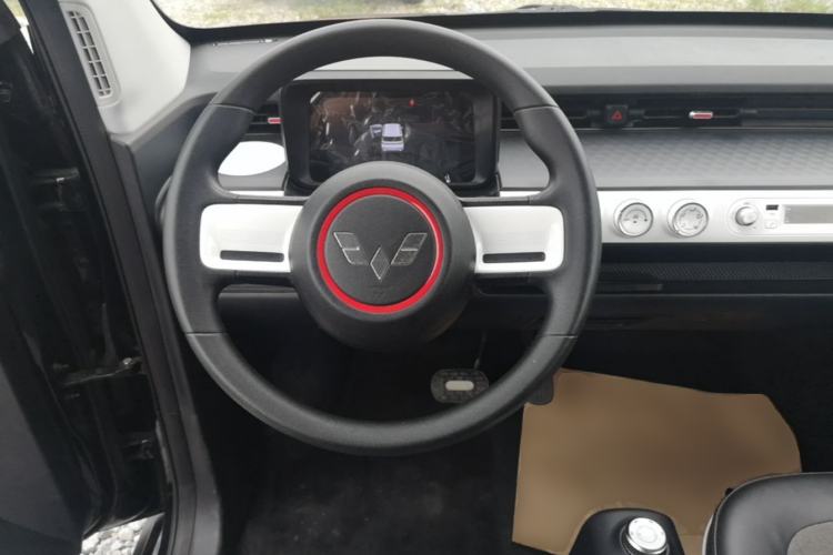 Used Wuling Hongguang MINIEV 2022 GAMEBOY 200km Gaming Edition with Lithium Iron Phosphate Steering Wheel