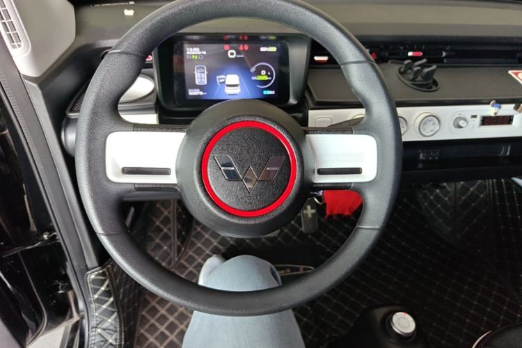 Used Wuling Hongguang MINIEV 2022 GAMEBOY 300km Enthusiast Model with Lithium Iron Phosphate Steering Wheel