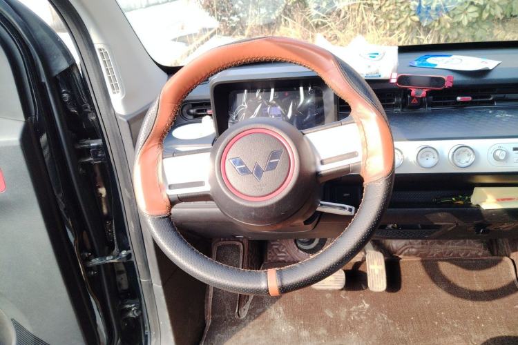 Used Wuling Hongguang MINIEV 2022 GAMEBOY 200km Gaming Edition with Lithium Iron Phosphate Steering Wheel