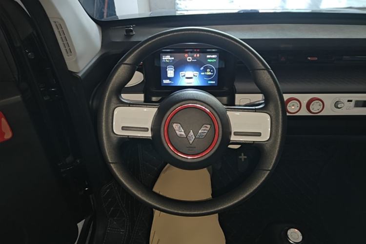 Used Wuling Hongguang MINIEV 2022 GAMEBOY 300km Enthusiast Model with Lithium Iron Phosphate Steering Wheel