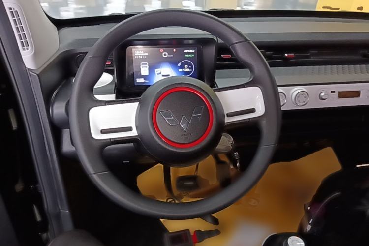Used Wuling Hongguang MINIEV 2022 GAMEBOY 300km Enthusiast Model with Lithium Iron Phosphate Steering Wheel