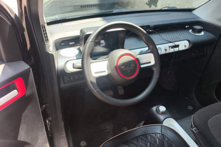 Used Wuling Hongguang MINIEV 2022 GAMEBOY 300km Play Edition Lithium Iron Phosphate Steering Wheel