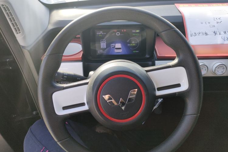 Used Wuling Hongguang MINIEV 2022 GAMEBOY 300km Enthusiast Model with Lithium Iron Phosphate Steering Wheel