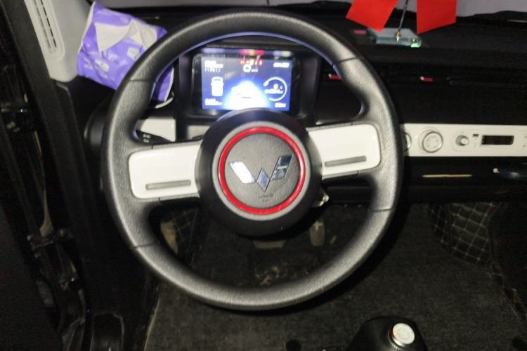 Used Wuling Hongguang MINIEV 2022 GAMEBOY 300km Enthusiast Model with Lithium Iron Phosphate Steering Wheel