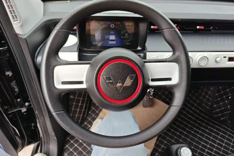 Used Wuling Hongguang MINIEV 2022 GAMEBOY 300km Enthusiast Model with Lithium Iron Phosphate Steering Wheel