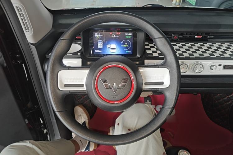 Used Wuling Hongguang MINIEV 2022 GAMEBOY 300km Enthusiast Model with Lithium Iron Phosphate Steering Wheel
