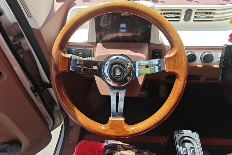 Used Wuling Hongguang MINIEV 2022 Macaron Fashion Model Lithium Iron Phosphate Steering Wheel