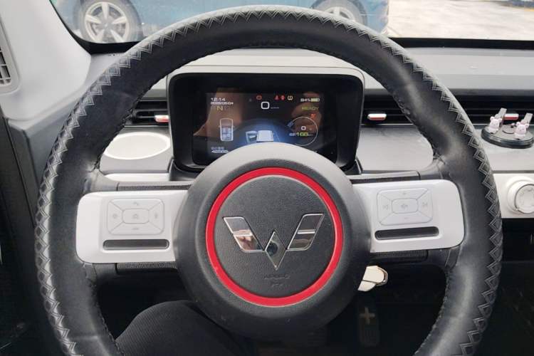 Used Wuling Hongguang MINIEV 2022 GAMEBOY 200km Gaming Edition with Lithium Iron Phosphate Steering Wheel
