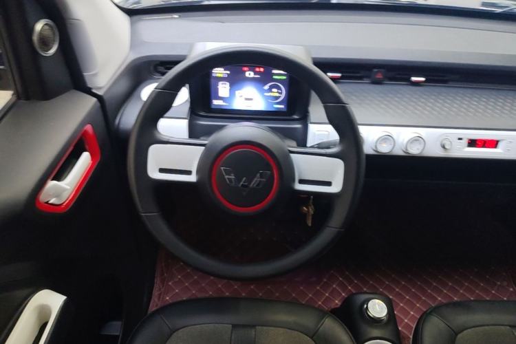 Used Wuling Hongguang MINIEV 2022 GAMEBOY 300km Enthusiast Model with Lithium Iron Phosphate Steering Wheel
