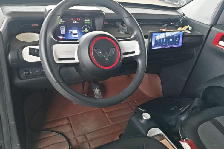 Used Wuling Hongguang MINIEV 2022 GAMEBOY 200km Gaming Edition with Lithium Iron Phosphate Steering Wheel