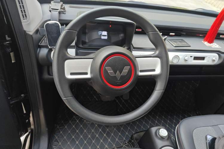 Used Wuling Hongguang MINIEV 2022 GAMEBOY 200km Gaming Edition with Lithium Iron Phosphate Steering Wheel