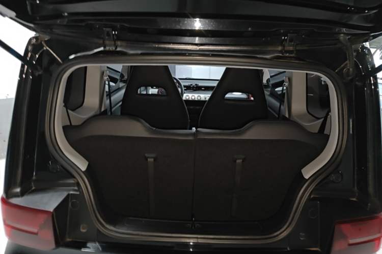 Used Wuling Hongguang MINIEV 2022 GAMEBOY 300km Enthusiast Model with Lithium Iron Phosphate Trunk